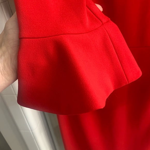 Donna Morgan RED crepe dress. Size 8 - Picture 4 of 4